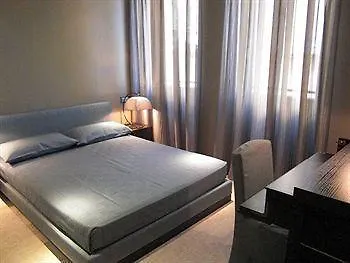 Hotel apartamentowy Allegroitalia San Pietro All'orto 6 Mediolan